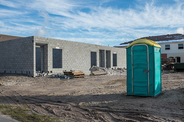 Best Portable restroom trailer rental  in Oak Park, IL